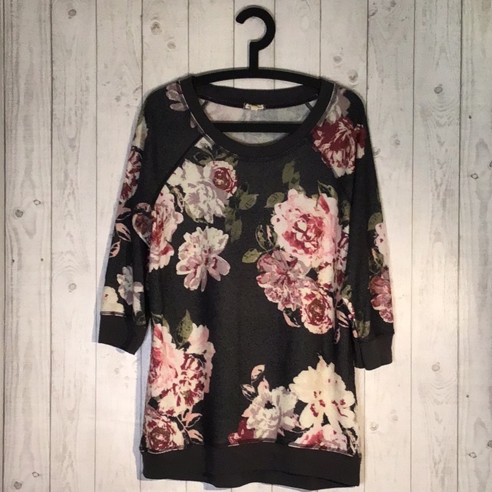 Women’s L Floral Top
